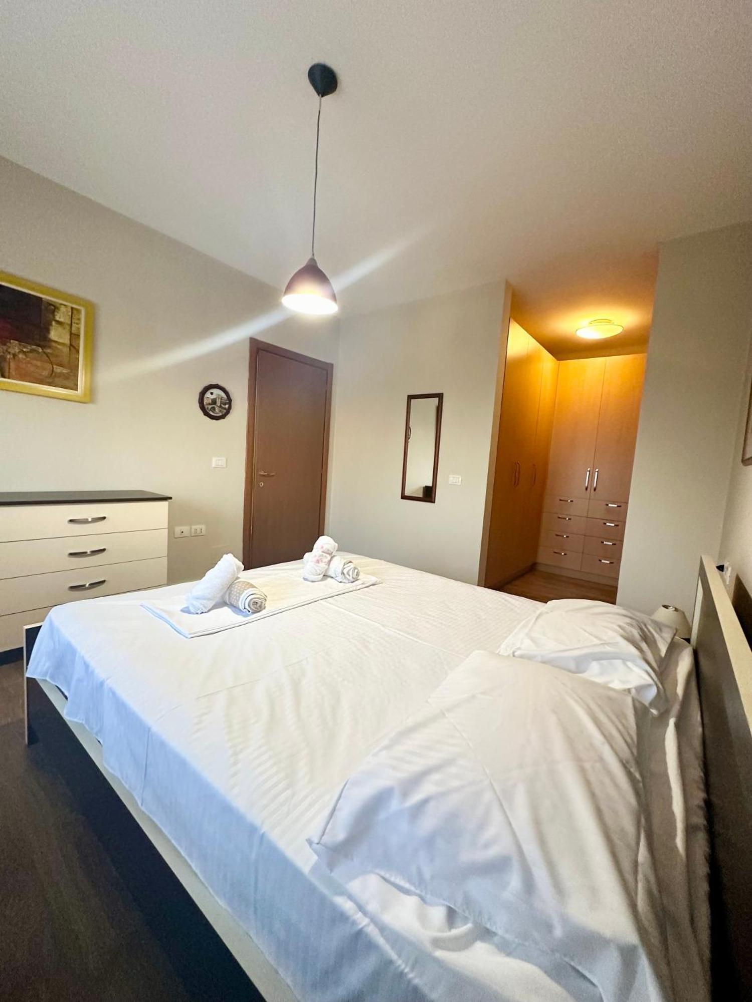 Kk Apartment Air Albania-Centrally Located Tirana Exterior foto